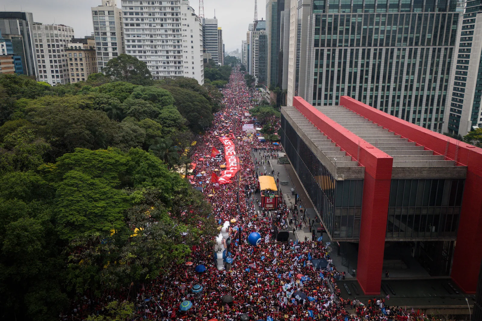 Entidades dizem que campanha de Lula negou drone para medir ato na Paulista