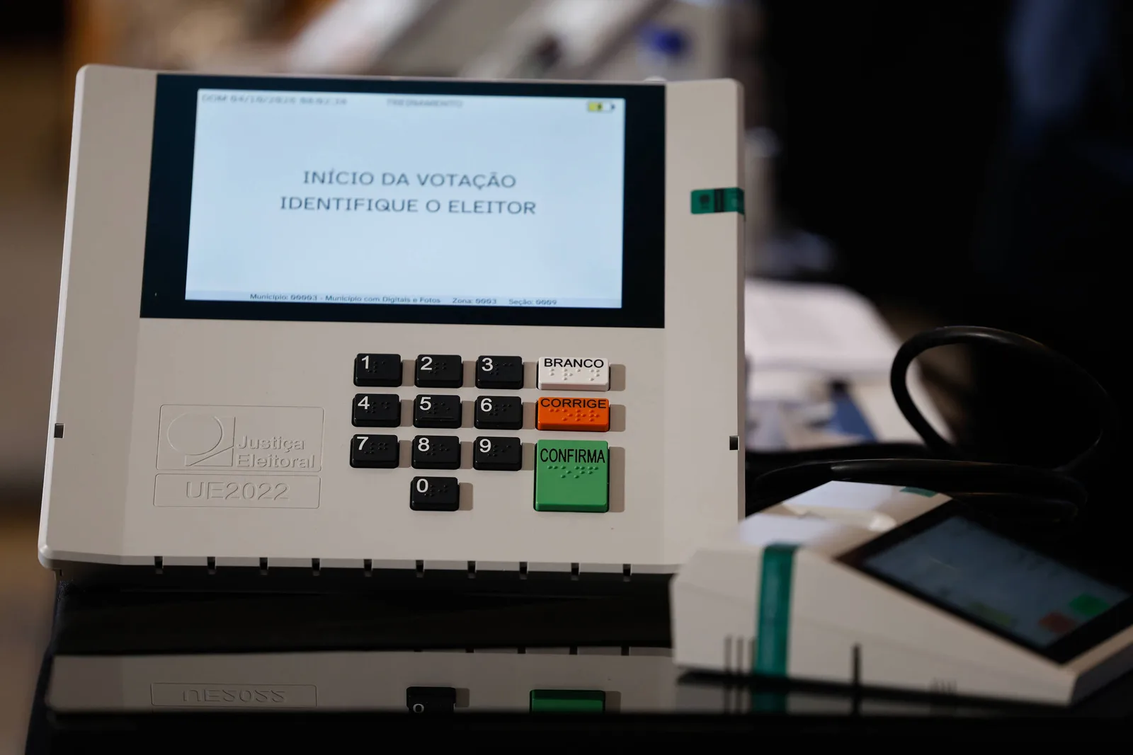Leitores divergem sobre pressão dos EUA e crise nas instituições brasileiras