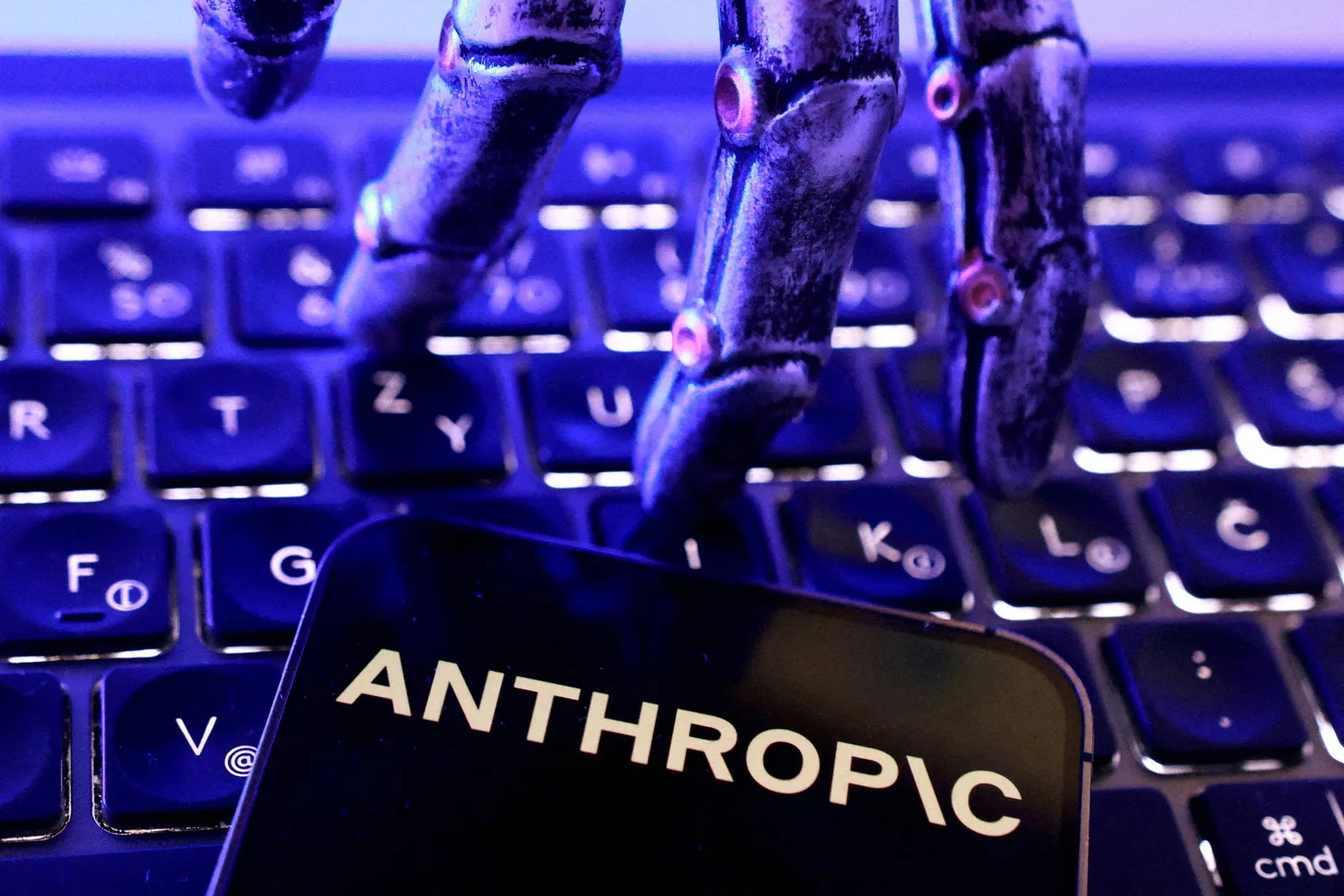 Anthropic relata cinco tentativas de driblar filtros em pesquisas biológicas