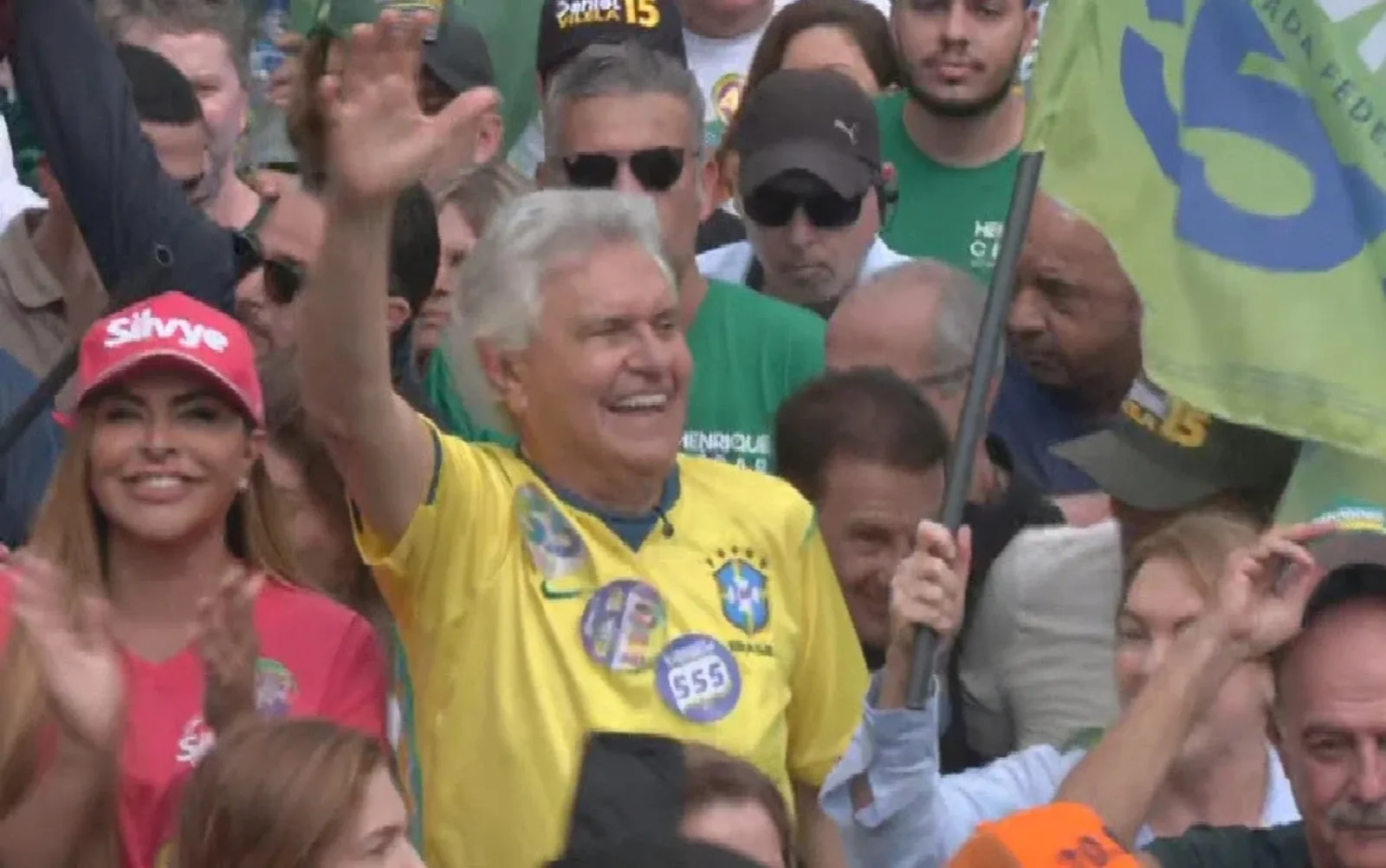 Caiado diz não ter recebido pedido de apoio a Flávio Bolsonaro em 2026