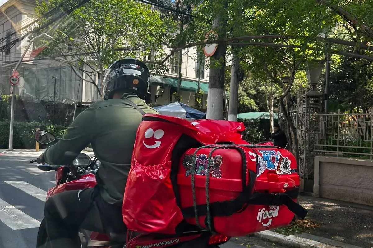 Polícia investiga ex-executivo do iFood por suspeita de espionagem industrial