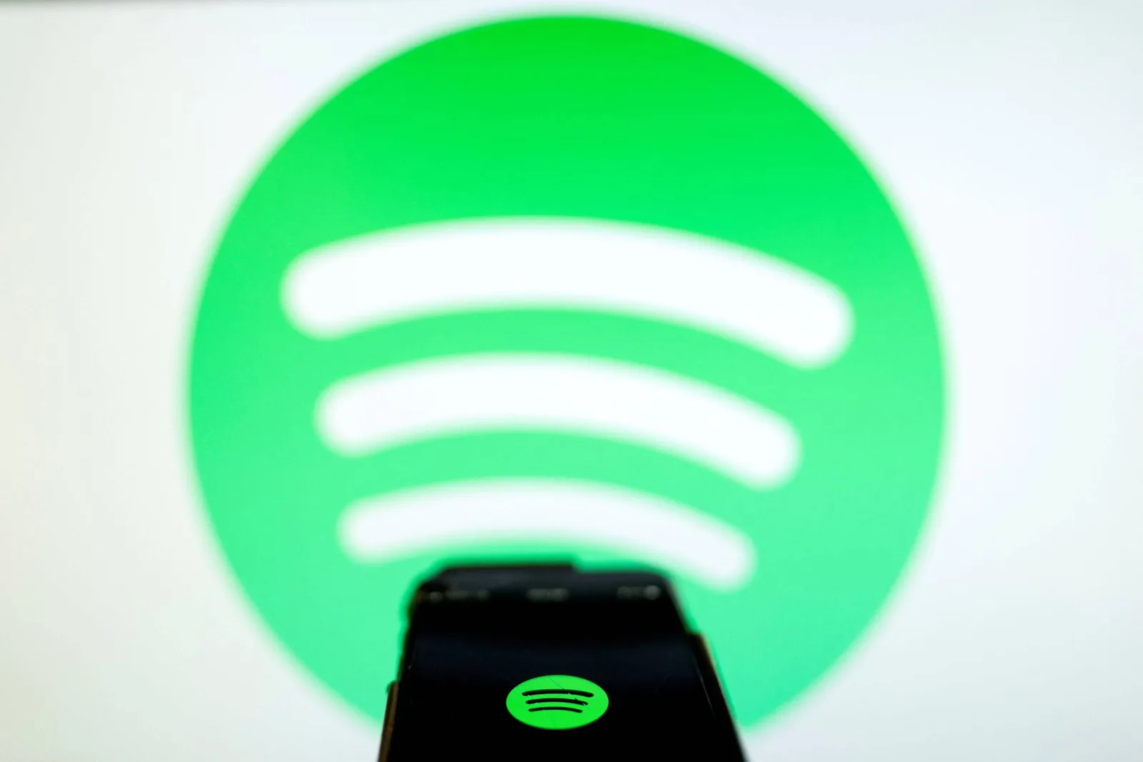 Spotify leva monetização de vídeos e podcasts ao mercado brasileiro