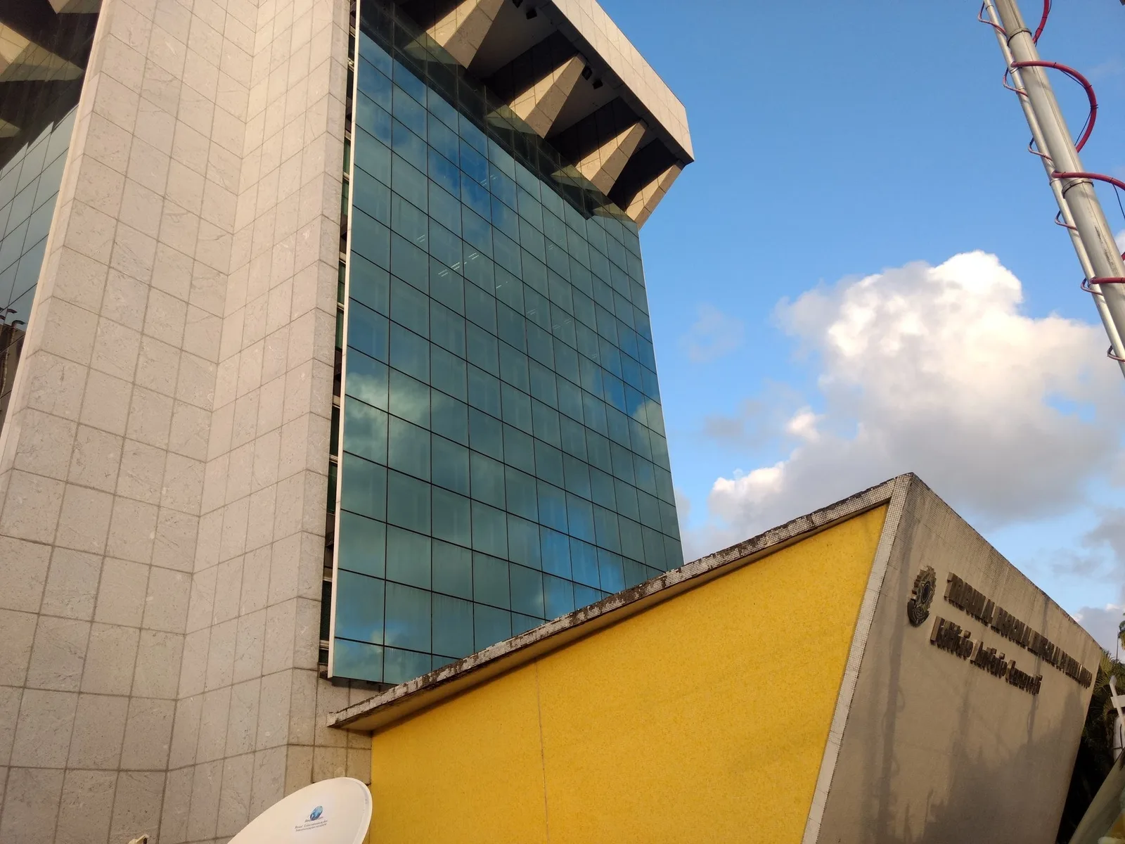 Meta recebe ordem para retirar perfil que incentivou hostilidade contra Raquel Lyra