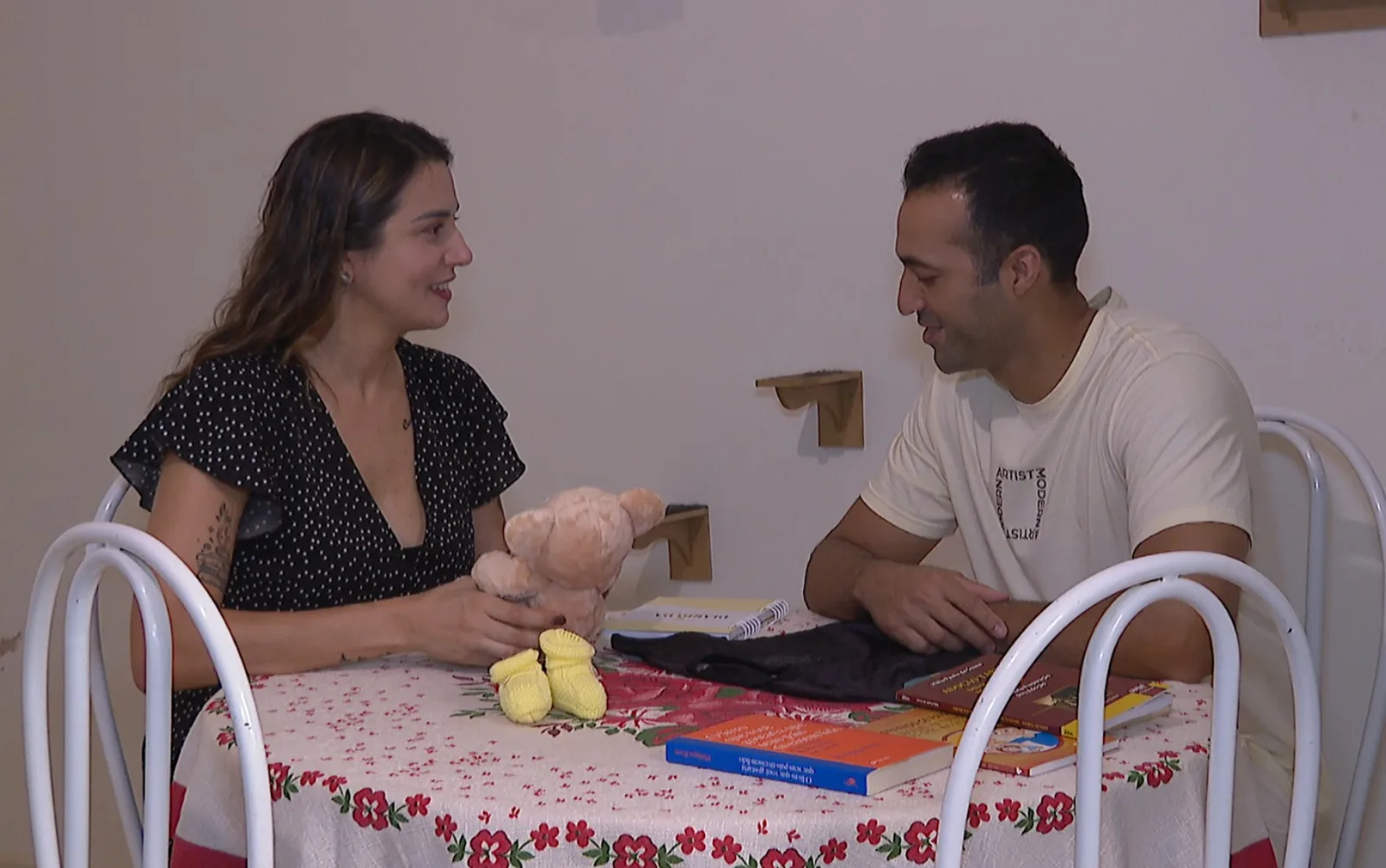 Licença igual para adoção garante mais tempo de vínculo, dizem famílias e especialistas