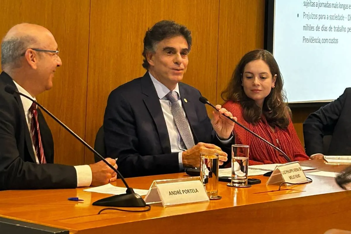 Presidente do TST defende marco para proteger trabalhadores de aplicativos