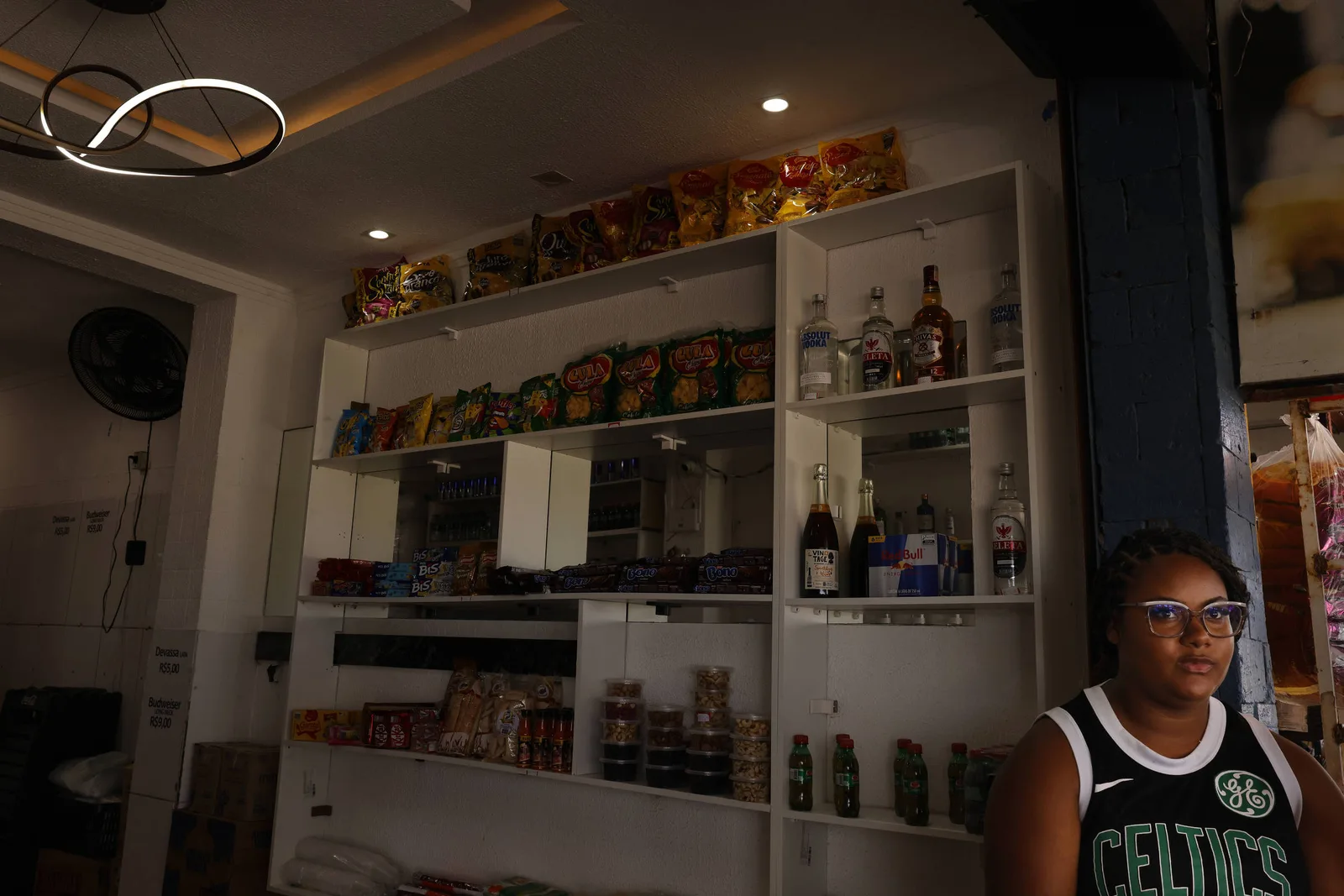 Em Aracaju, eleitora diz que emprego e segurança pesam mais que benefício