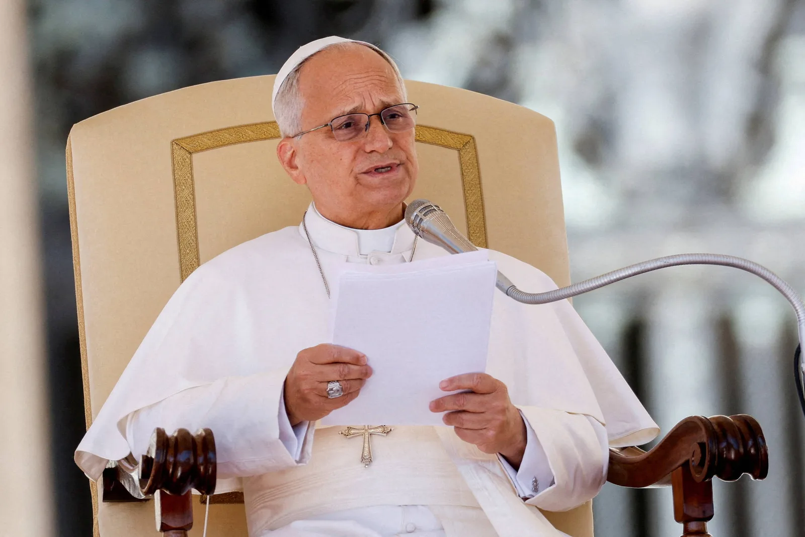 Papa associa inteligência artificial a riscos ambientais e de segurança