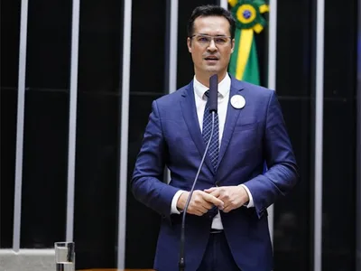 TSE mantém candidatura de Deltan sub judice e suspende anulação de votos