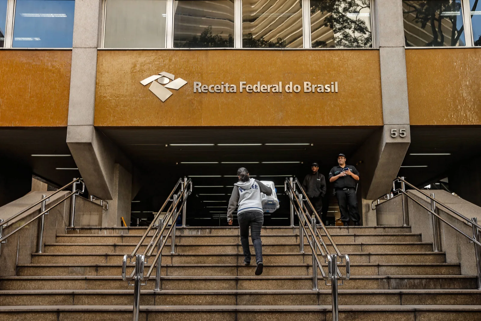 Receita cria força-tarefa para orientar empresas sobre a reforma tributária