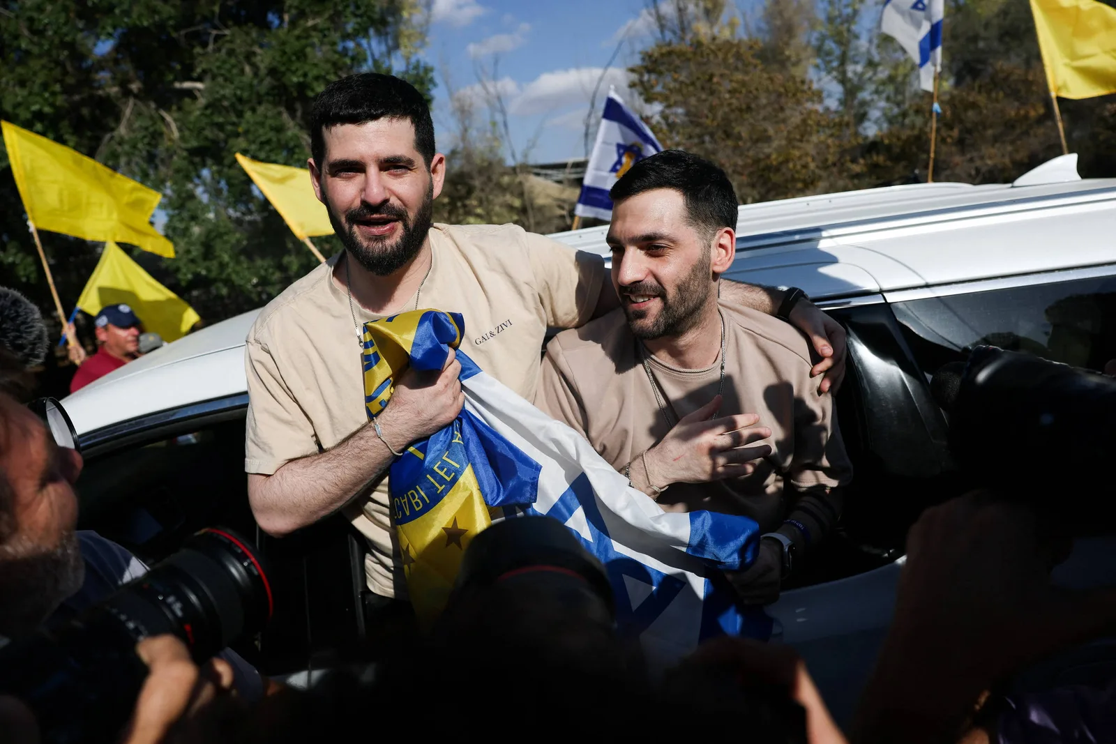 Após a libertação, irmãos Berman retomam estudos, relações e rotina em Israel