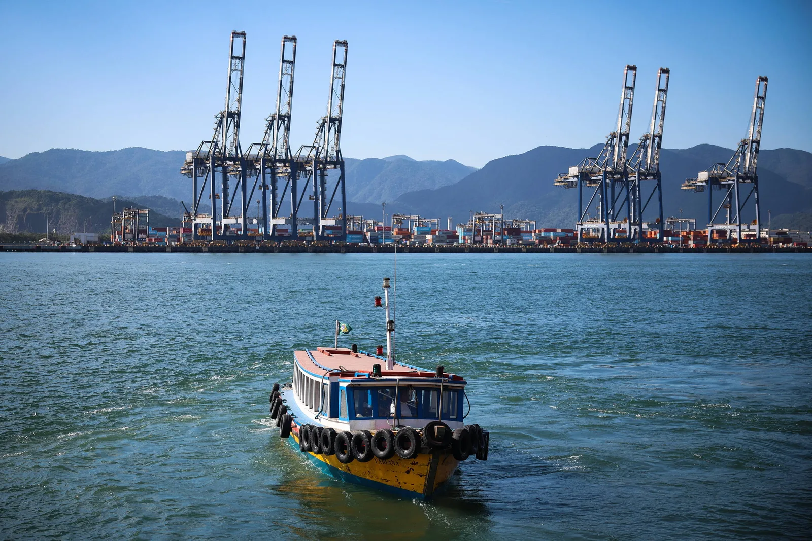 Cade propõe prazo para acordo entre Maersk e MSC ligado ao Tecon 10