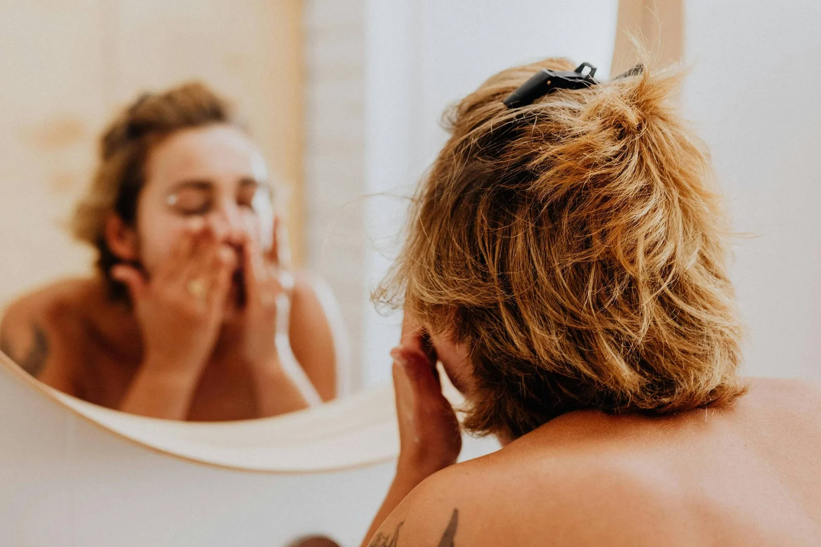 Como evitar irritação ao combinar retinol, ácidos e niacinamida