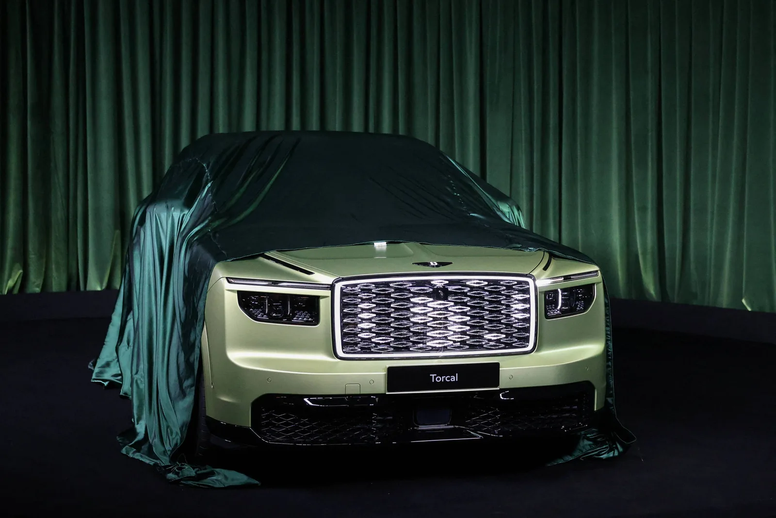 Torcal marca entrada da Bentley nos elétricos e terá produção iniciada em 2027