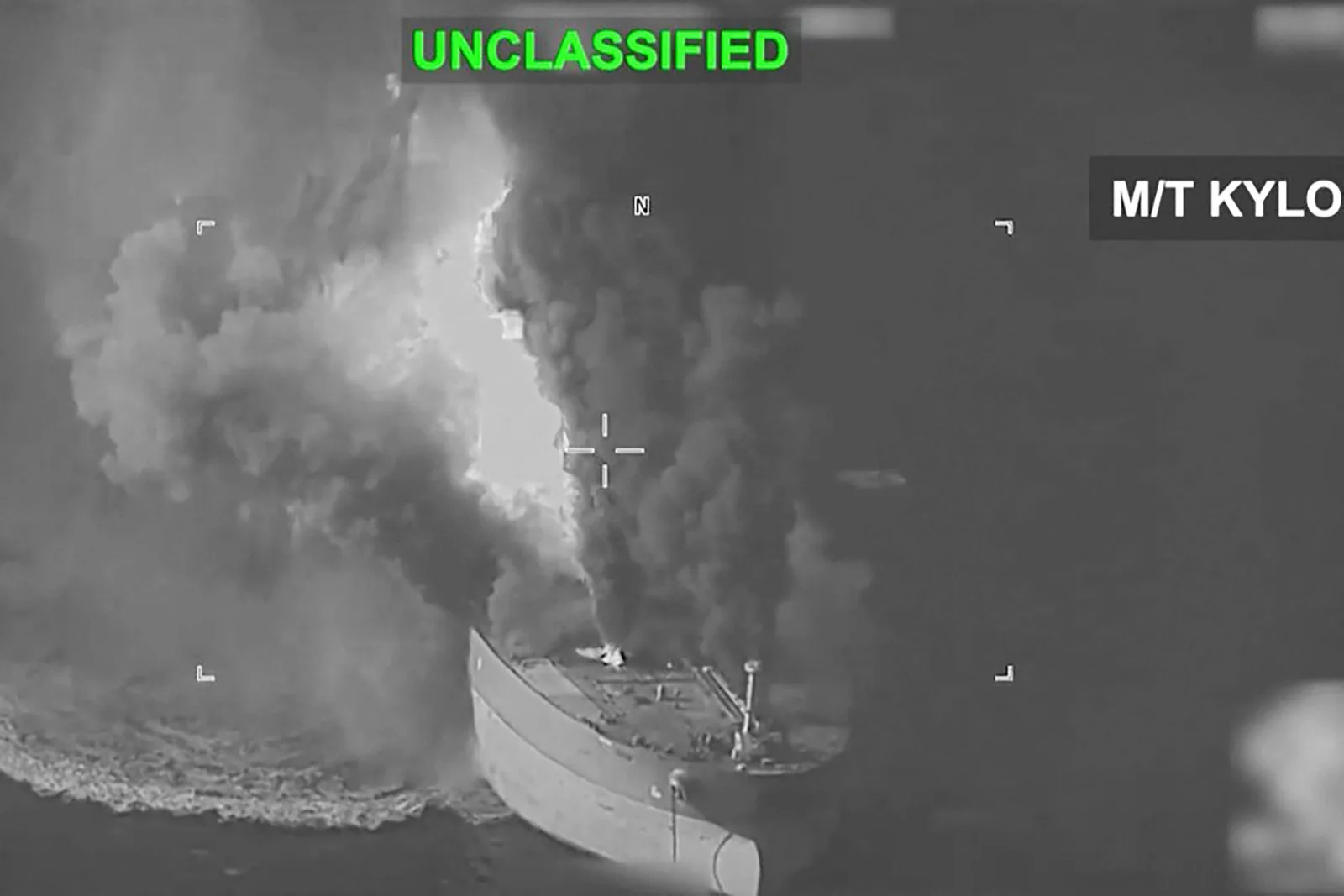 Teerã relata ataque a navios dos EUA após confronto em Hormuz