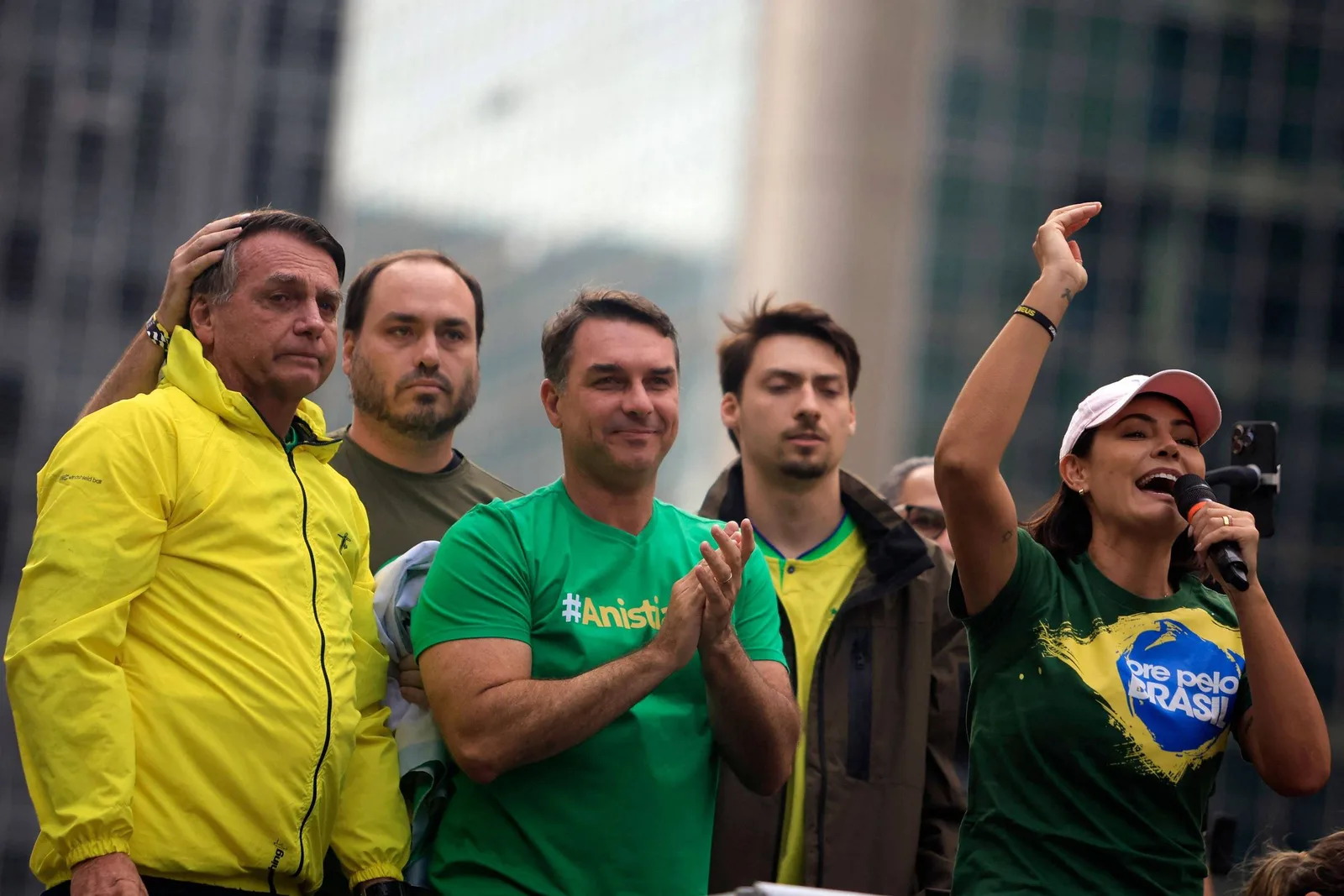 Revista alemã destaca alcance político da família Bolsonaro
