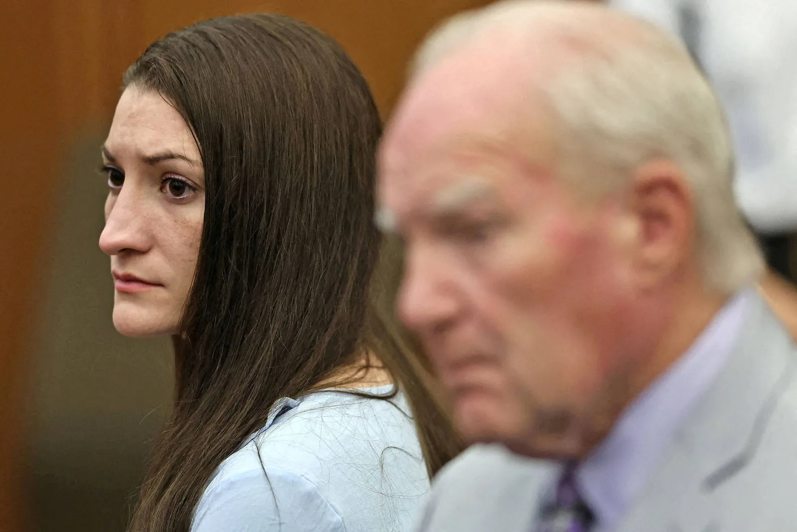 Impasse sobre jurado leva juiz a cancelar processo contra Lindsay Clancy