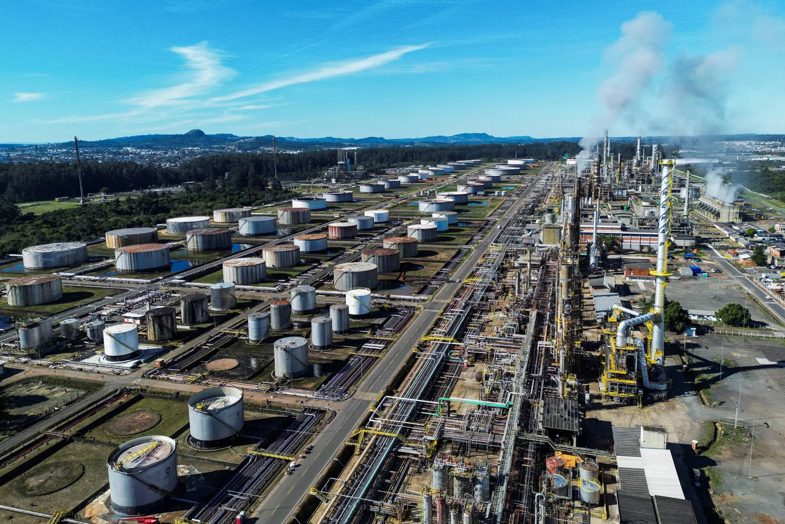 Petrobras eleva gasolina para distribuidoras em R$ 0,19 por litro