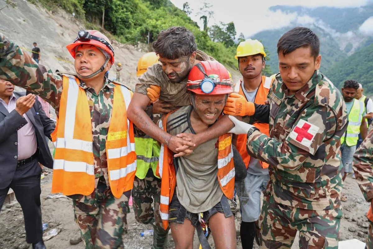 Avalanche no Nepal deixa 1.287 mortos e 5.083 pessoas desaparecidas