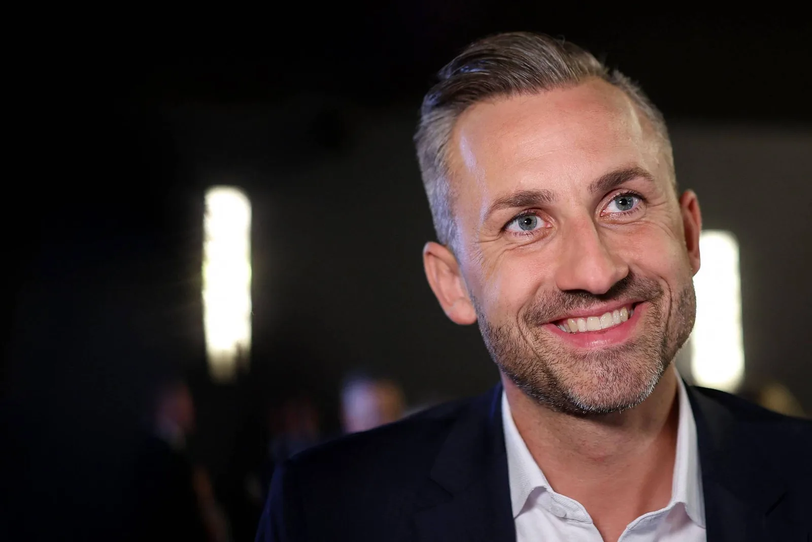 Entrevista expõe contradições de líder da AfD após vitória regional na Alemanha