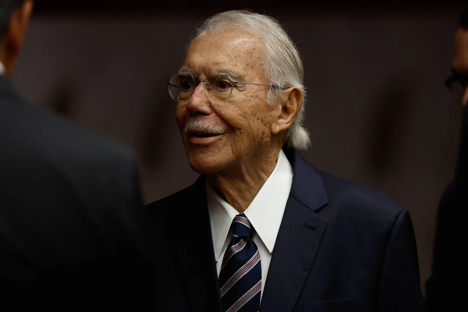Boletim médico confirma alta de José Sarney e cuidados em casa