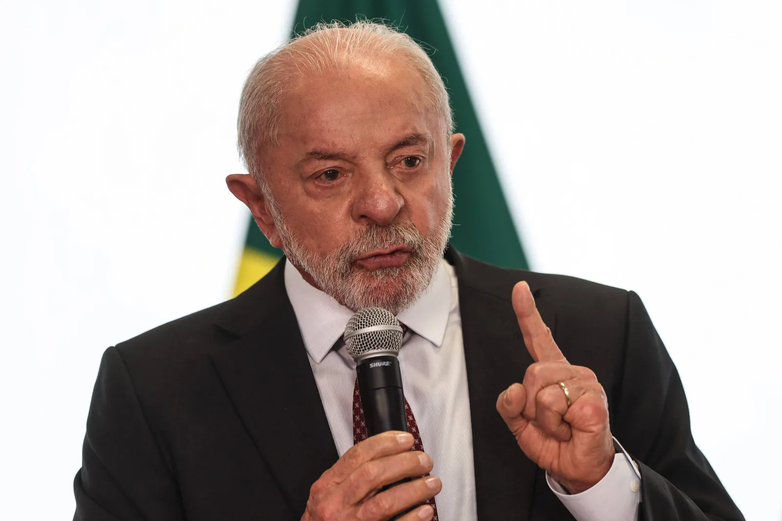 Lula pede investigação ampla no STF e questiona atuação de Mendonça