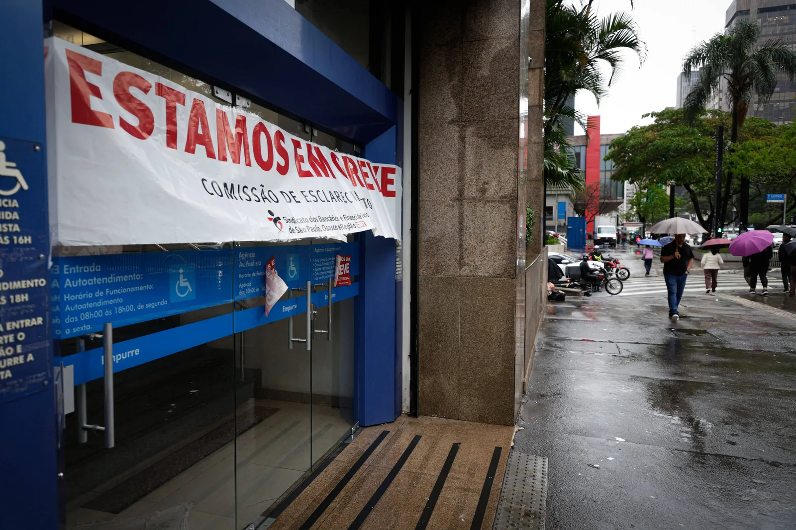Caixa avalia levar greve dos empregados à Justiça após impasse no Saúde Caixa