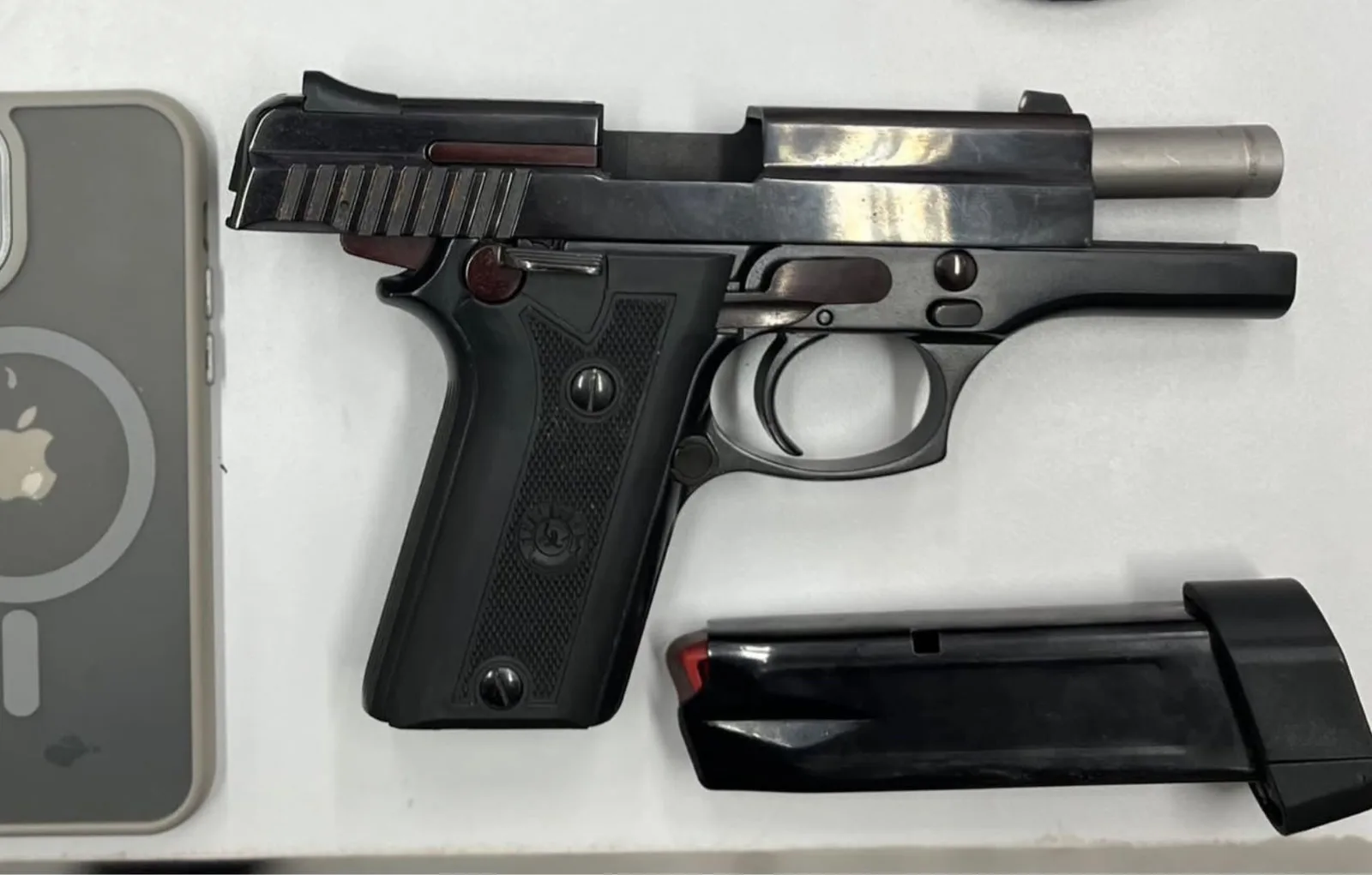 Polícia apreende arma e munições na casa de advogado em Aracaju