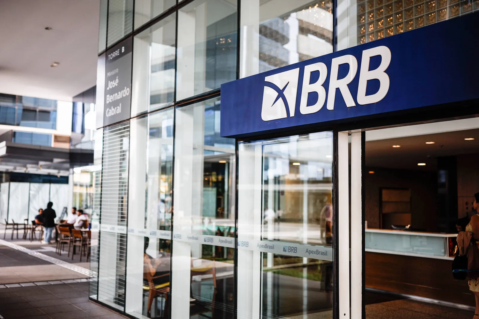 Manifesto cobra critérios técnicos para decisões sobre o BRB após crise com Banco Master