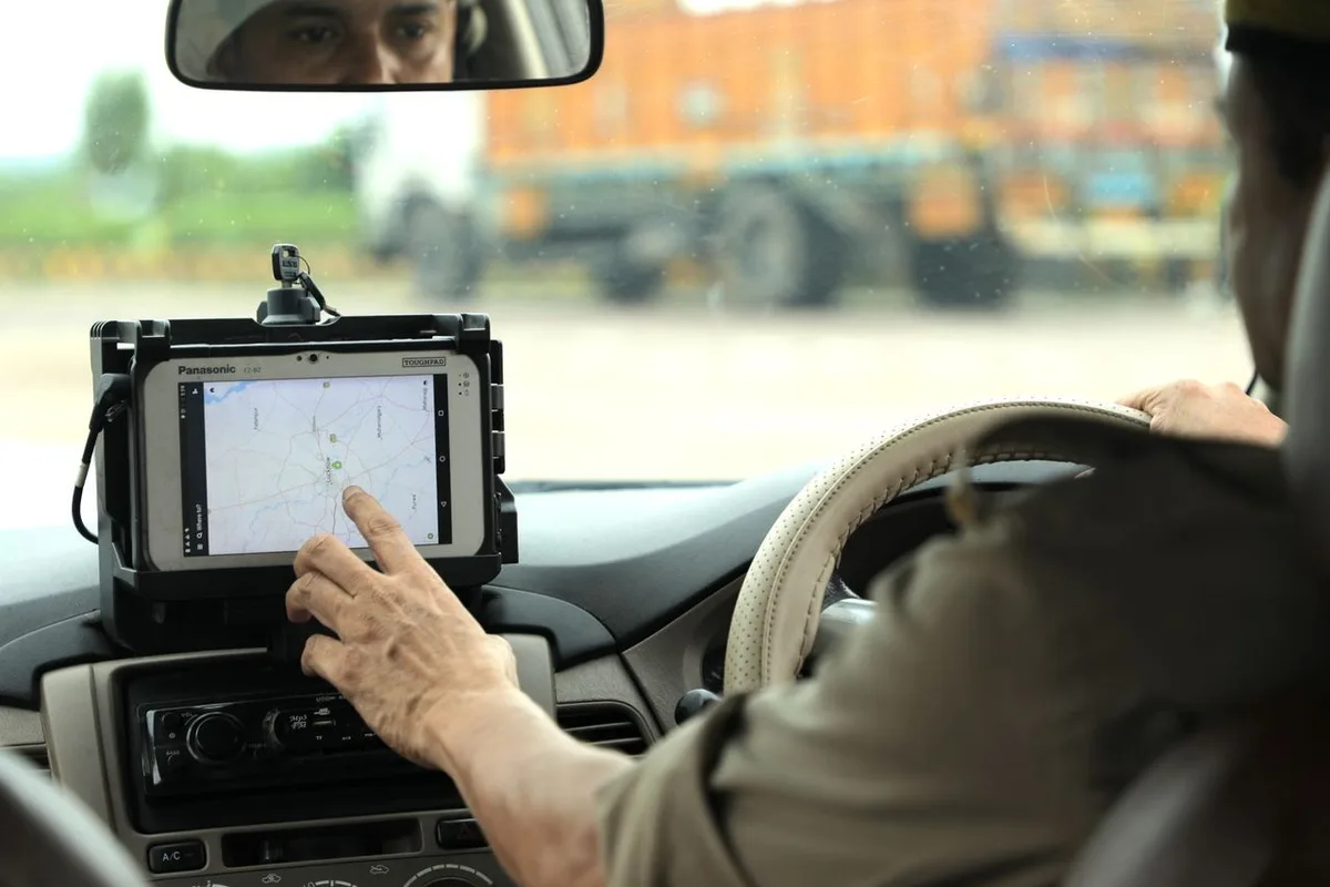 GPS: da precisão militar à dependência de redes e conflitos