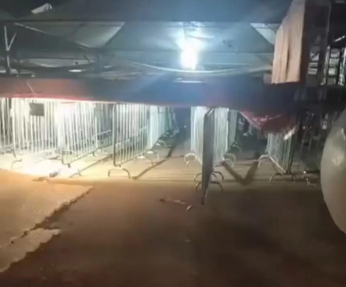 Exposete isola área após queda de pórticos que feriu 13 pessoas