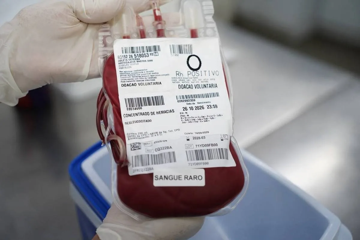 SUS leva sangue raro do Ceará a Minas em voo comercial para transfusão