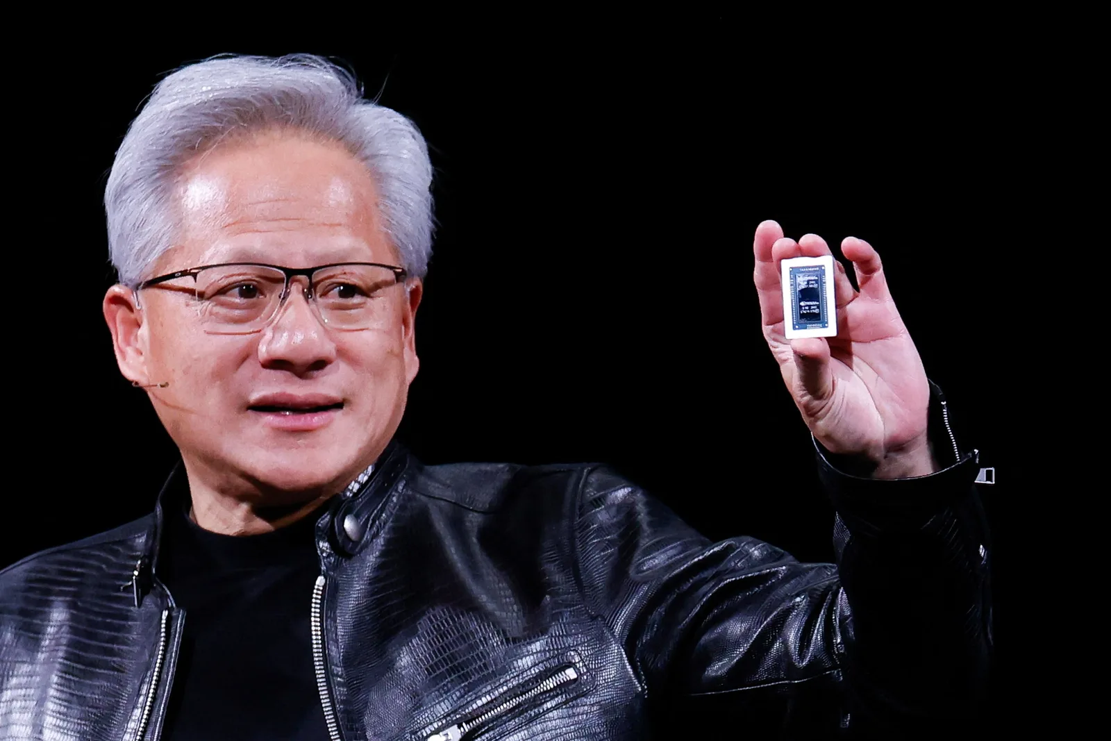 Nvidia registra maior cotação desde maio e se aproxima de US$ 6 trilhões