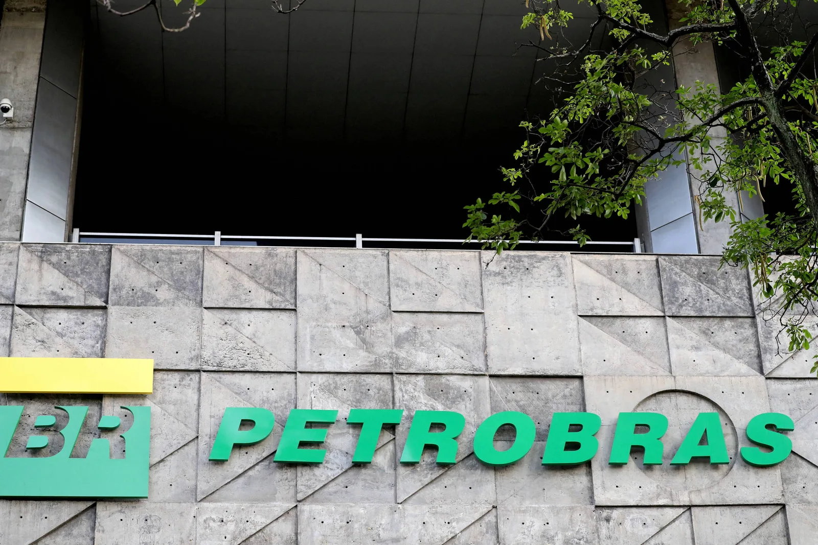 Petrobras assume 90% de oito áreas de exploração na Costa do Marfim