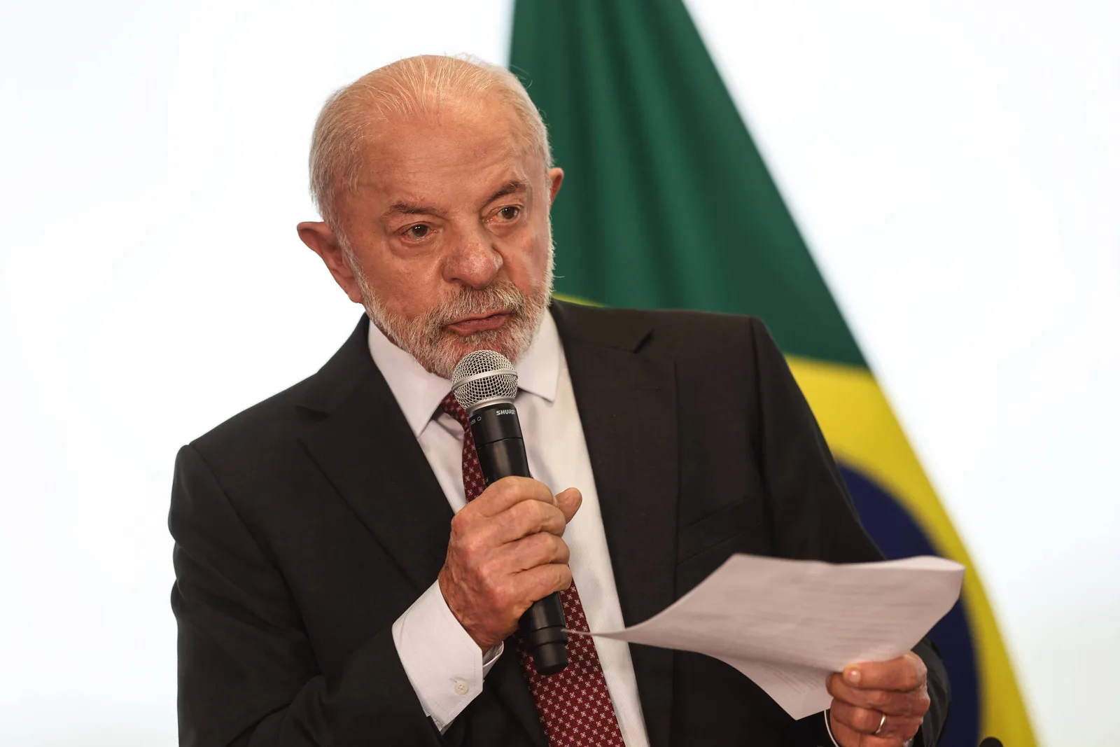 Lula afirma que conteúdo do celular de Vorcaro trará informações sobre políticos