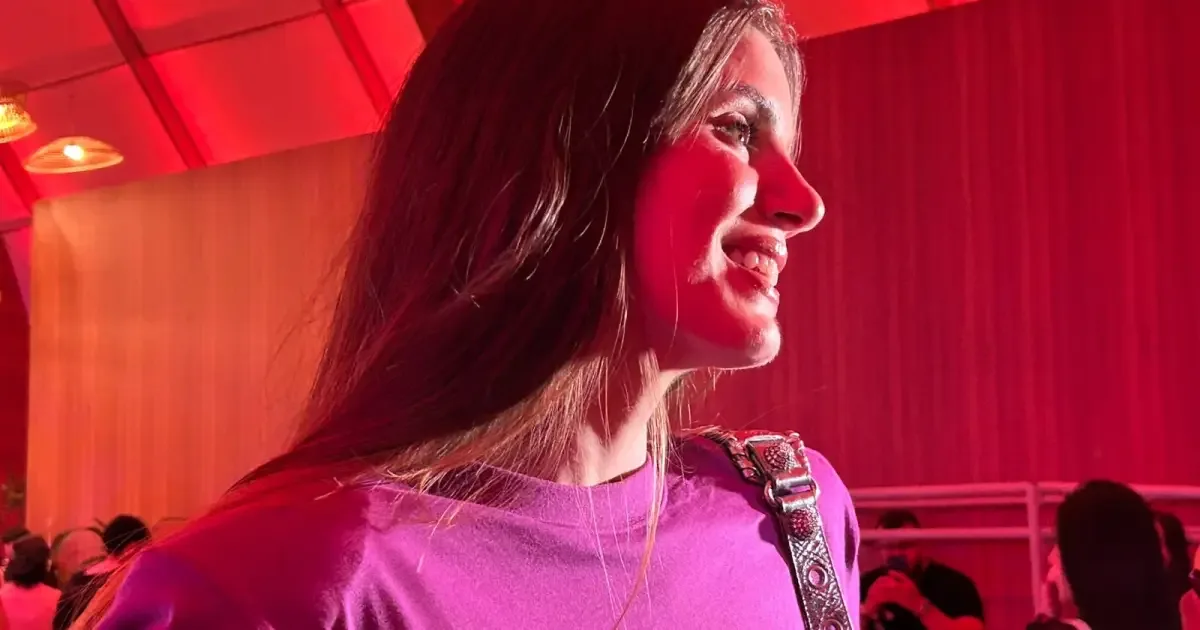 Camila Queiroz vai ao Rock in Rio e fala sobre noite longe da filha