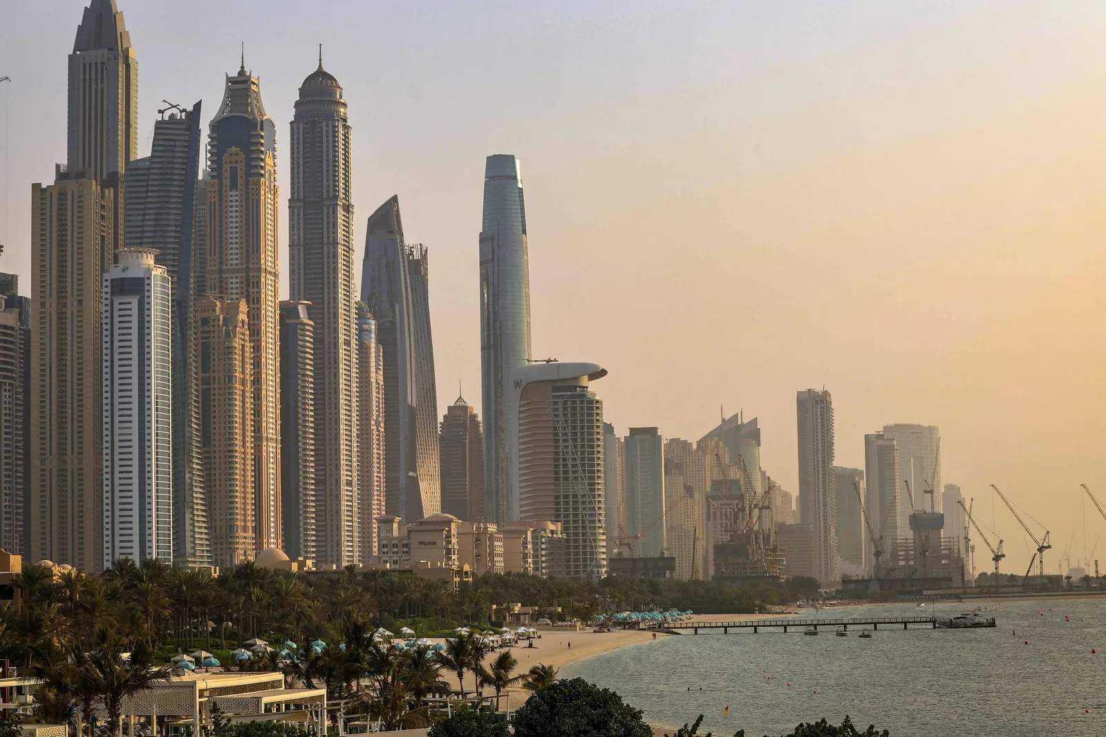 Mercado imobiliário de Dubai enfrenta cortes, atrasos e queda nas vendas