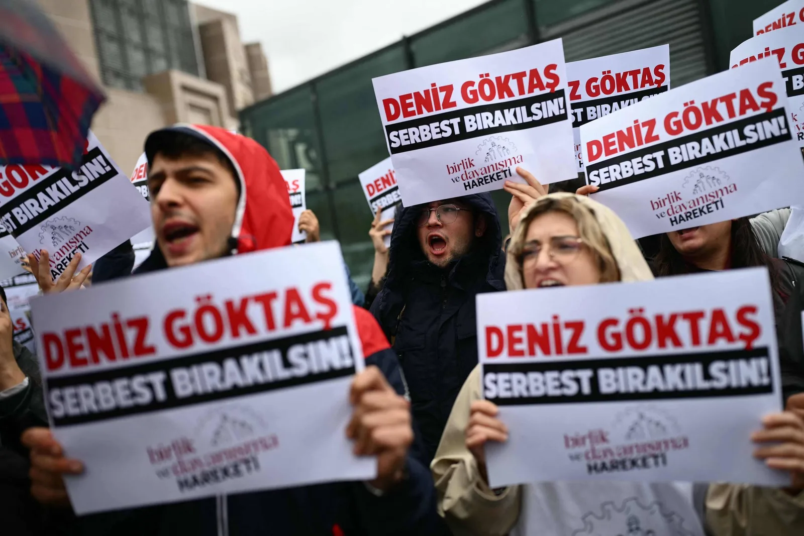 Tribunal de Istambul condena Deniz Goktas, mas permite recurso em liberdade