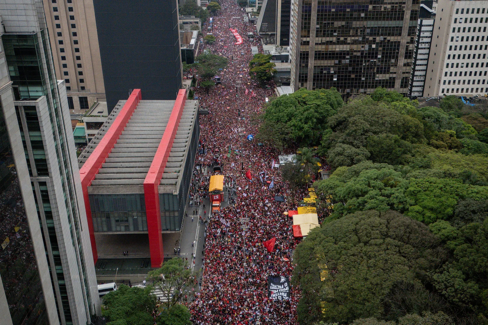 Leitores divergem sobre Lula, eleições e decisões do TSE