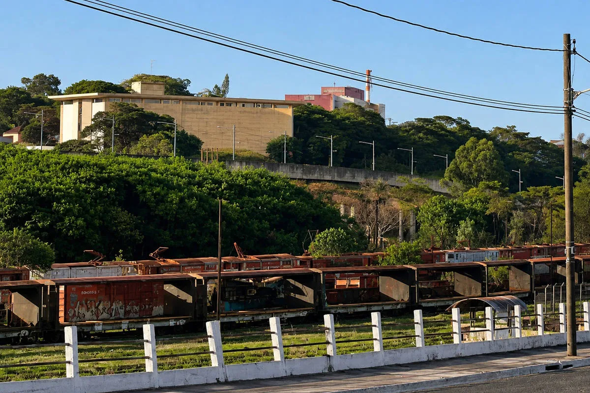 Bauru desmontará cerca de 300 vagões após operações com pessoas em situação de rua