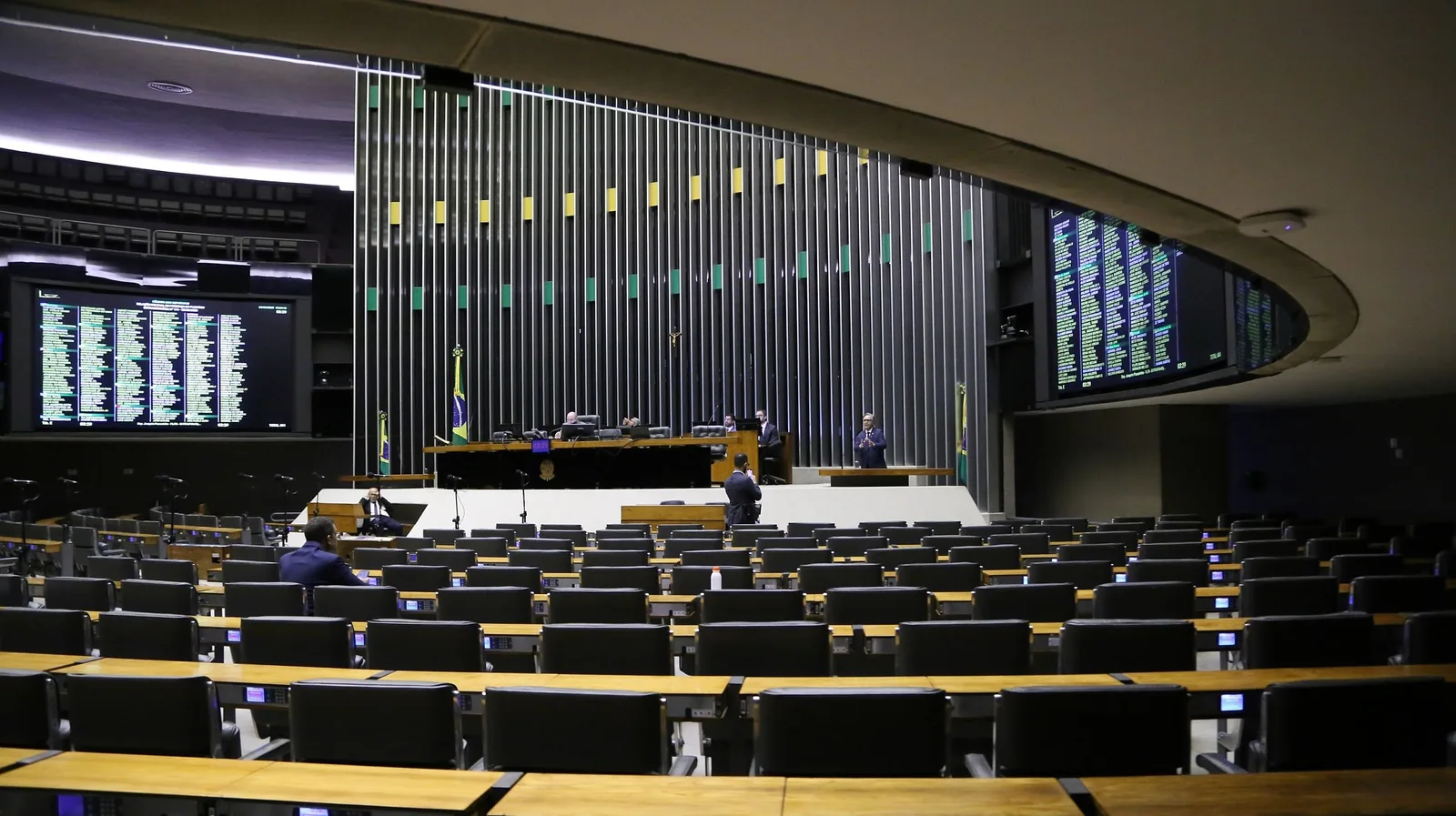 PSOL busca na Justiça votos para recuperar direitos partidários