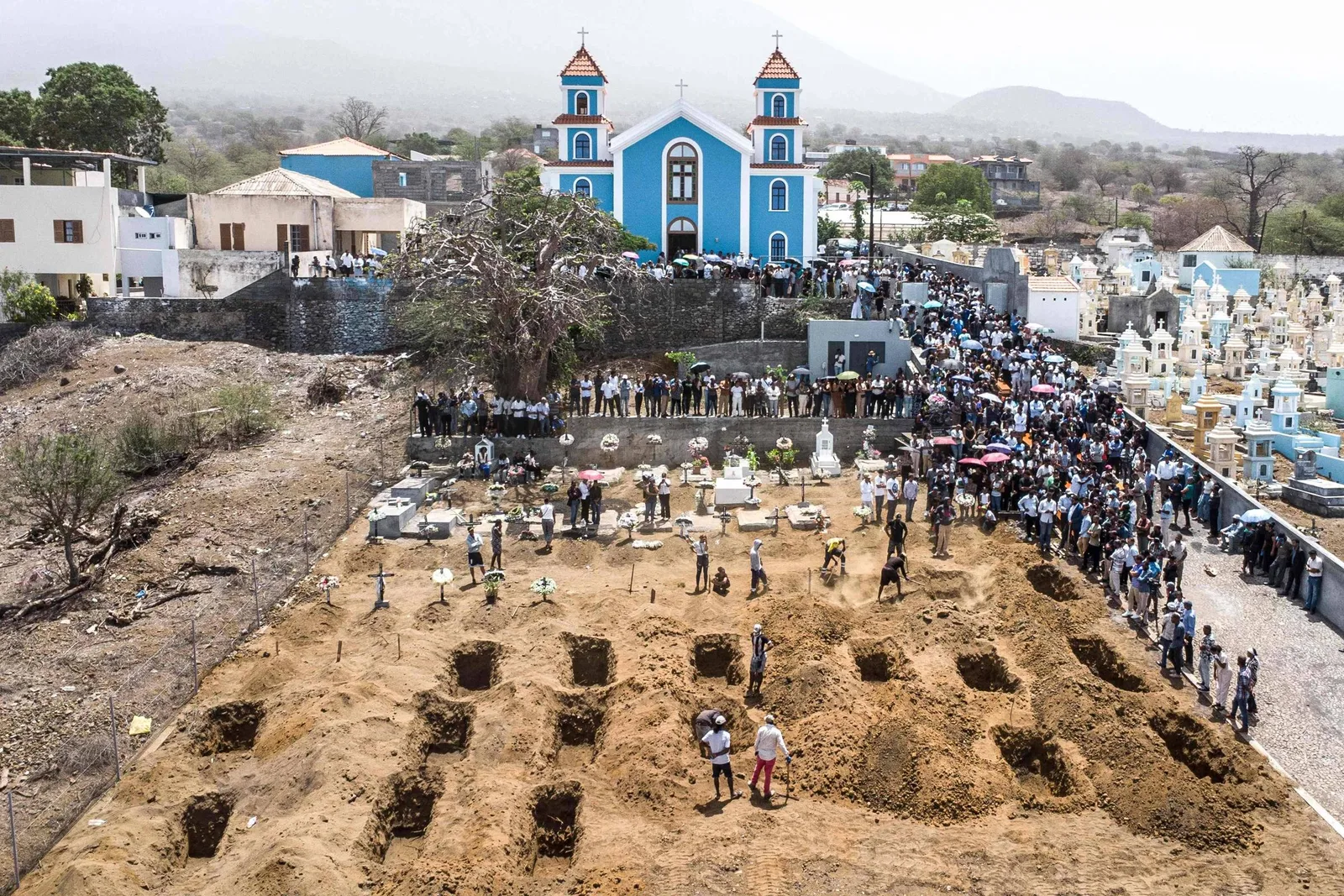 Acidente em excursão estudantil deixa ao menos 25 mortos em Cabo Verde