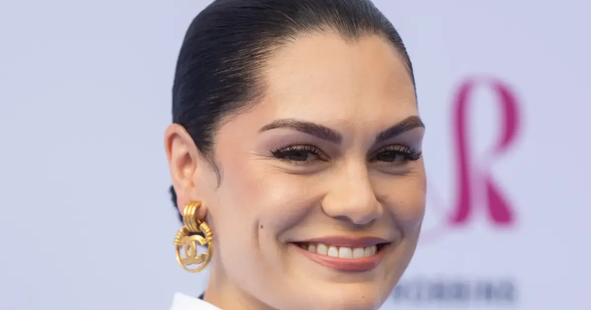 Jessie J se afasta das redes para cuidar da saúde e do filho