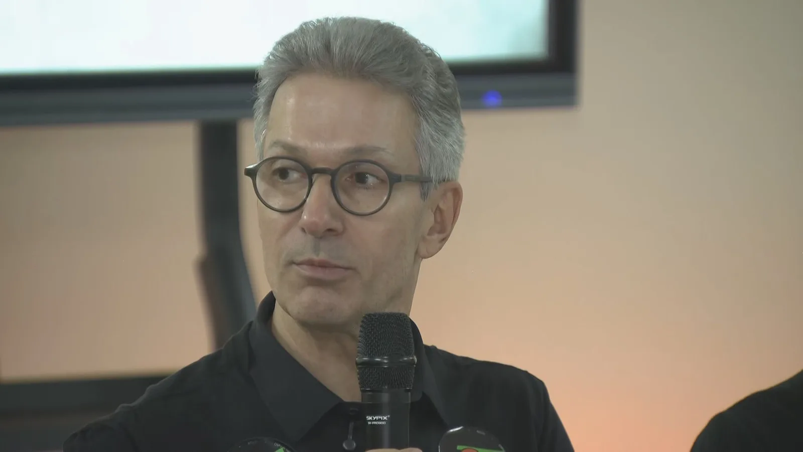 Zema pede extensão do fim da taxação a empresas que pagam impostos no Brasil