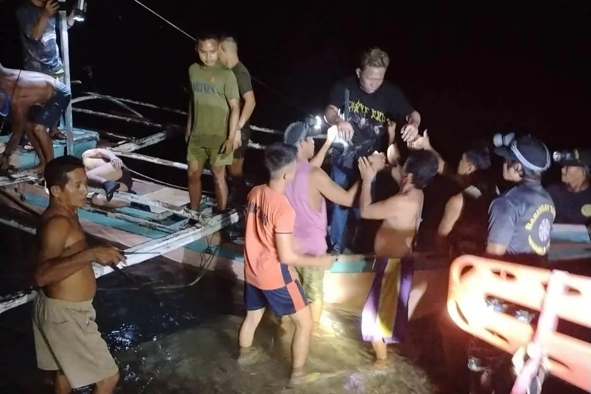 Fogo em embarcação deixa cinco mortos e 87 desaparecidos em Palawan