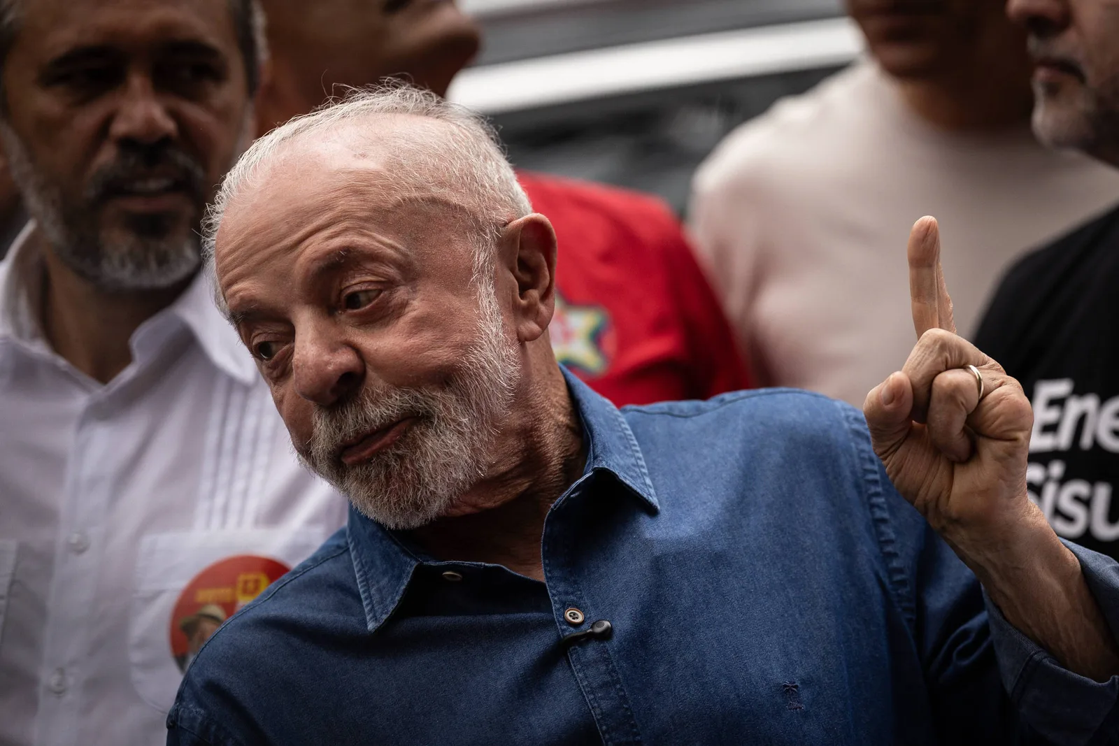 Oposição não consegue adiar análise da PEC que muda escala 6x1