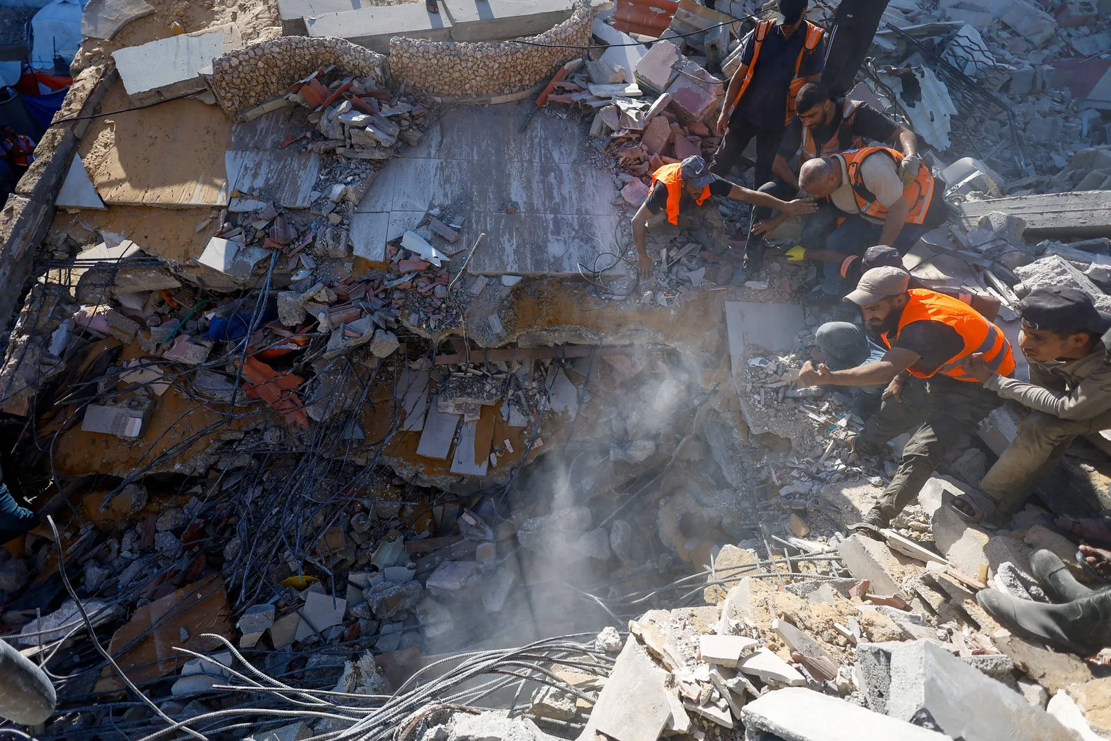 Desabamento expõe risco de novos colapsos em Gaza em meio a ameaça de ofensiva