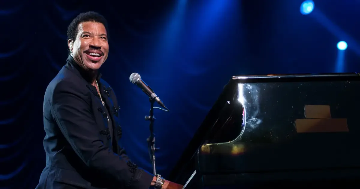 Lionel Richie interrompe turnê após procedimento cardíaco