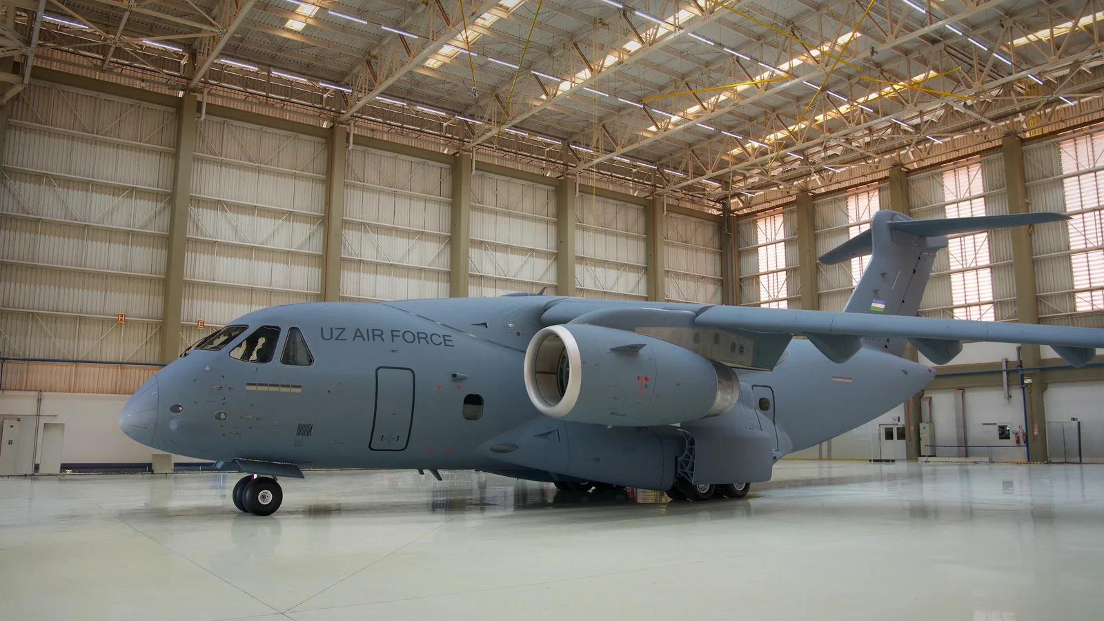 Uzbequistão recebe primeiro C-390 e amplia operadores da aeronave na Ásia Central