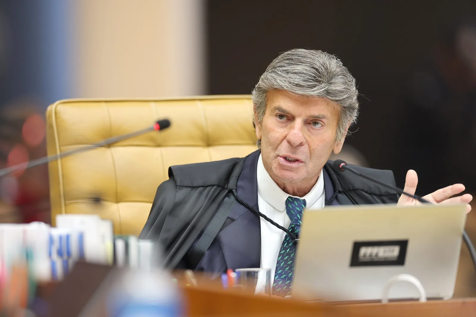 Maioria no STF mantém afastamentos na Polícia Federal enquanto sessão é cancelada