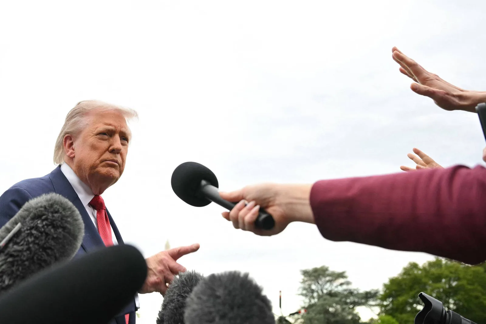 IWMF aponta padrão de ataques de Trump contra jornalistas mulheres